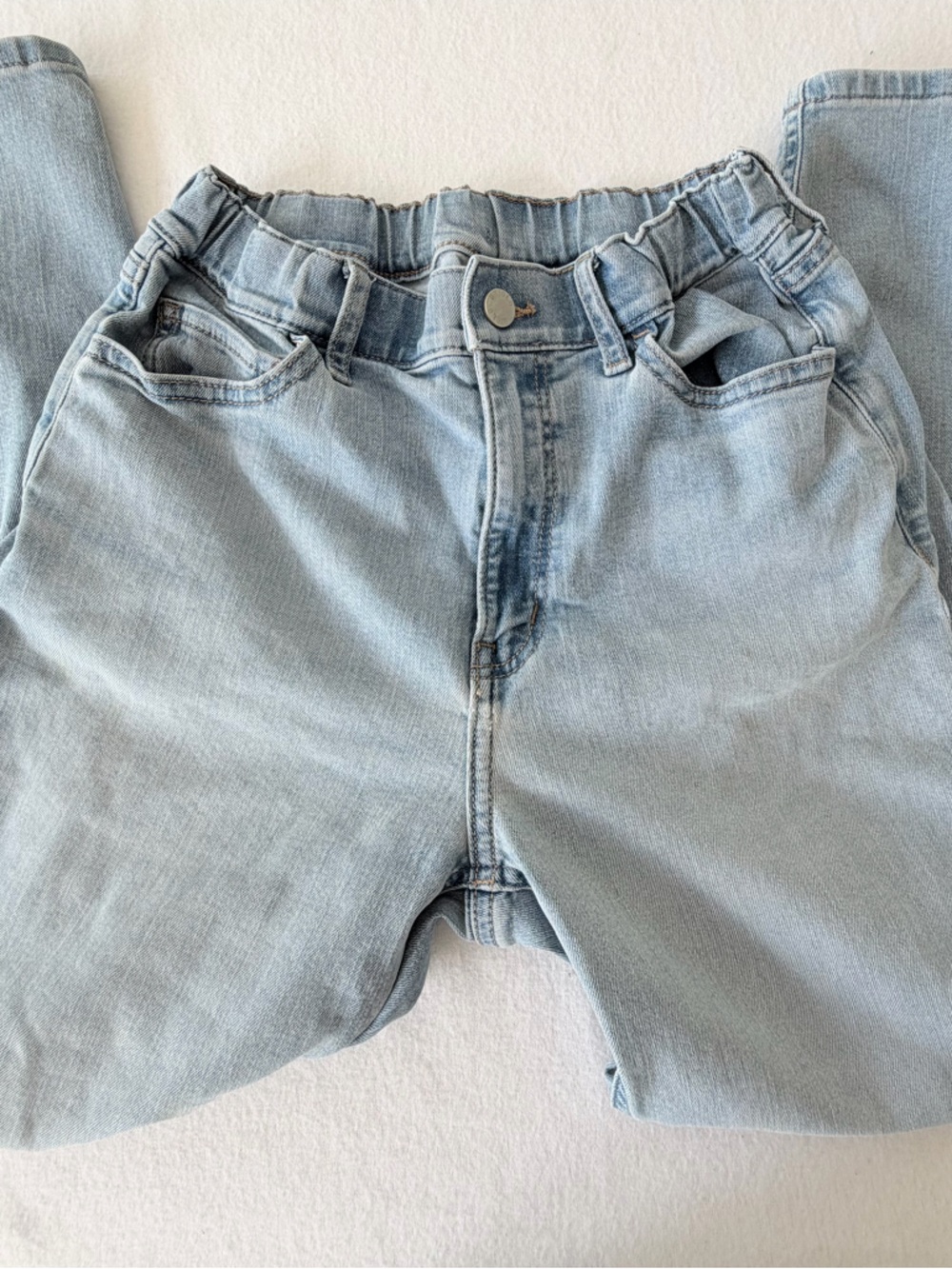 Uniqlo Kids Wide Straight Jeans -
Light Wash - Size 9-10 (140)
